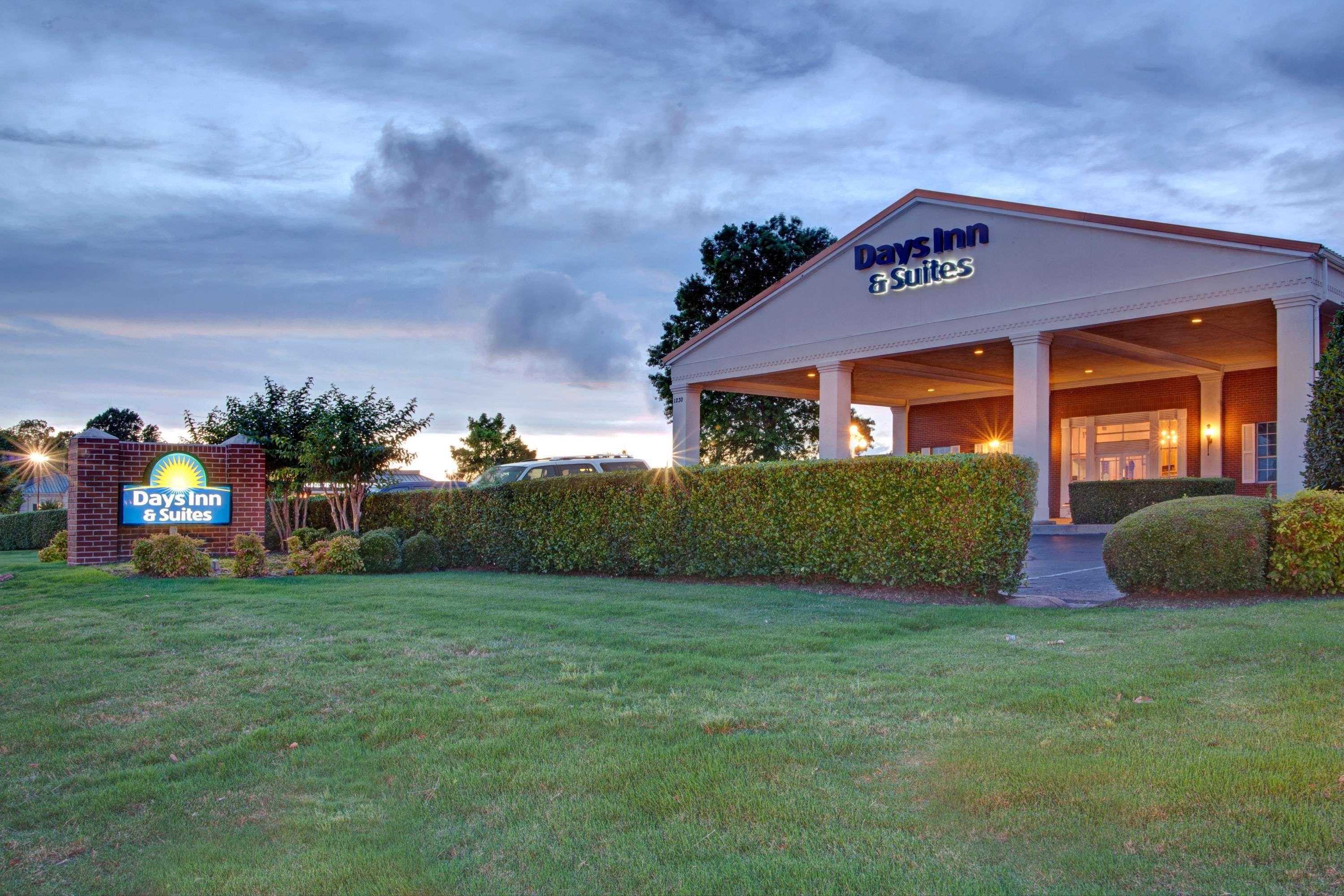 Days Inn & Suites By Wyndham Collierville Germantown Area Exteriör bild