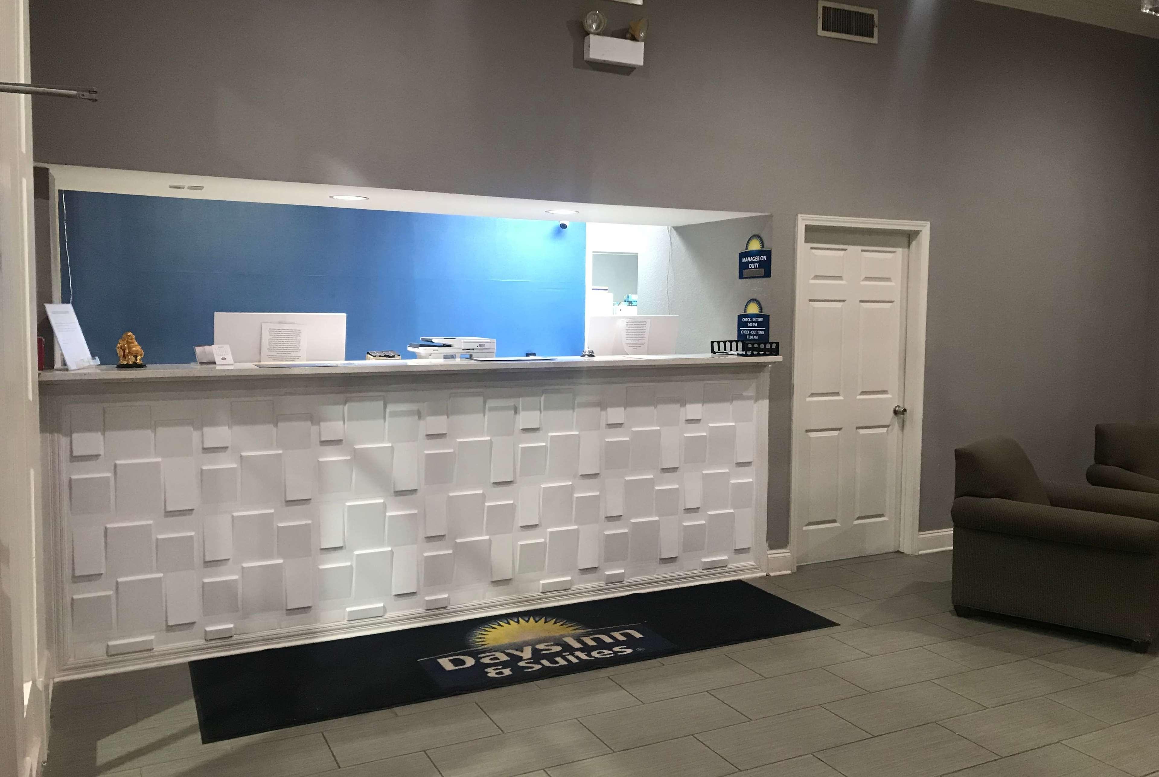Days Inn & Suites By Wyndham Collierville Germantown Area Exteriör bild