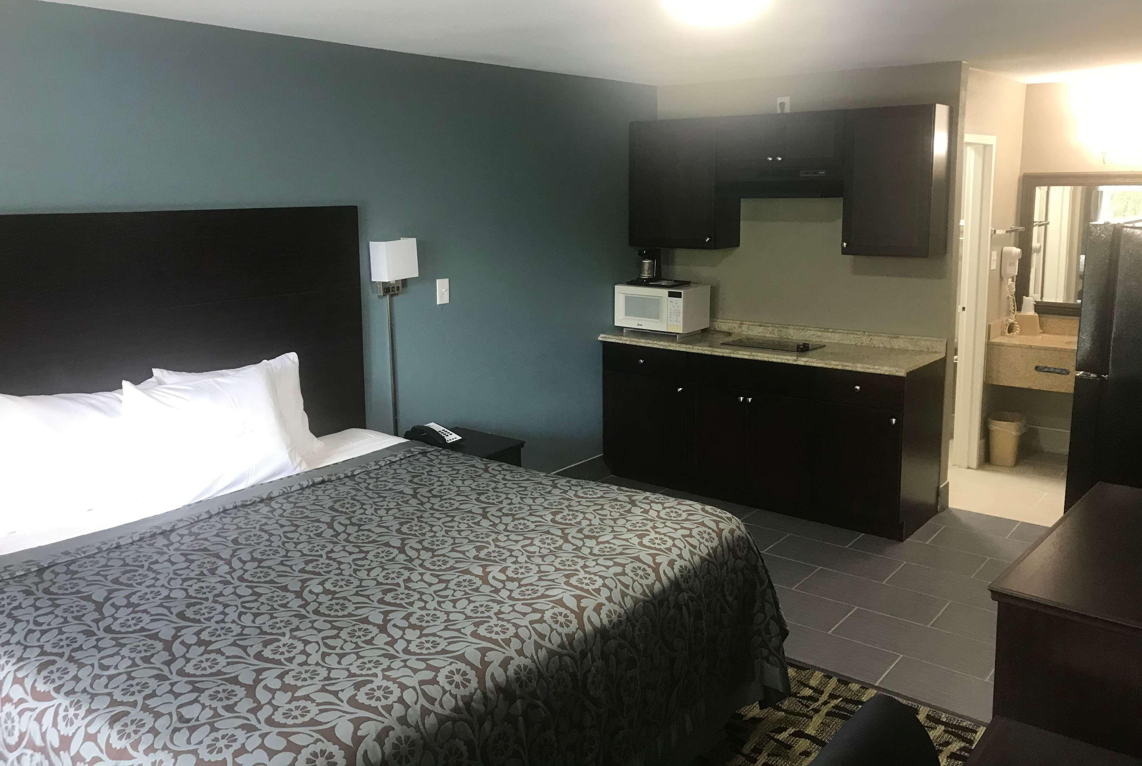 Days Inn & Suites By Wyndham Collierville Germantown Area Exteriör bild